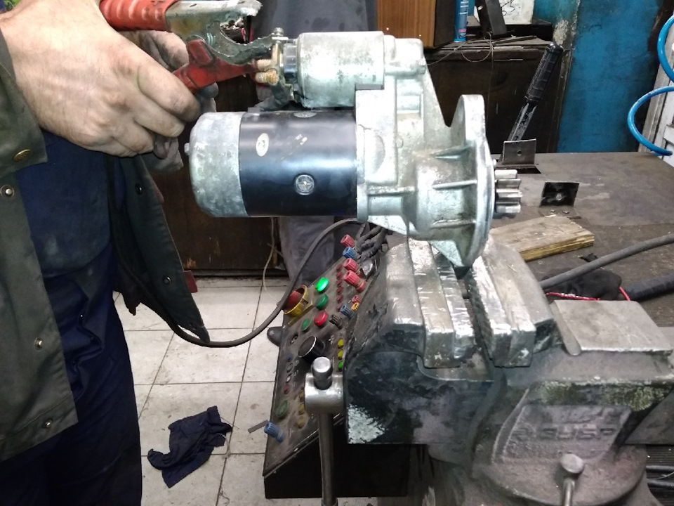 Замена регулятора напряжения от 800₽
Замена ремня привода генератора от 600₽
Комплексный ремонт стартера (под ключ) от 2.500₽